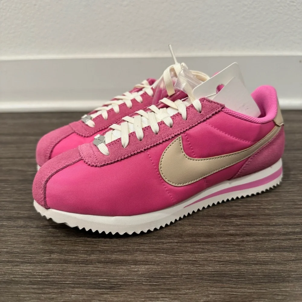 NIKE CORTEZ womens sz 7.5